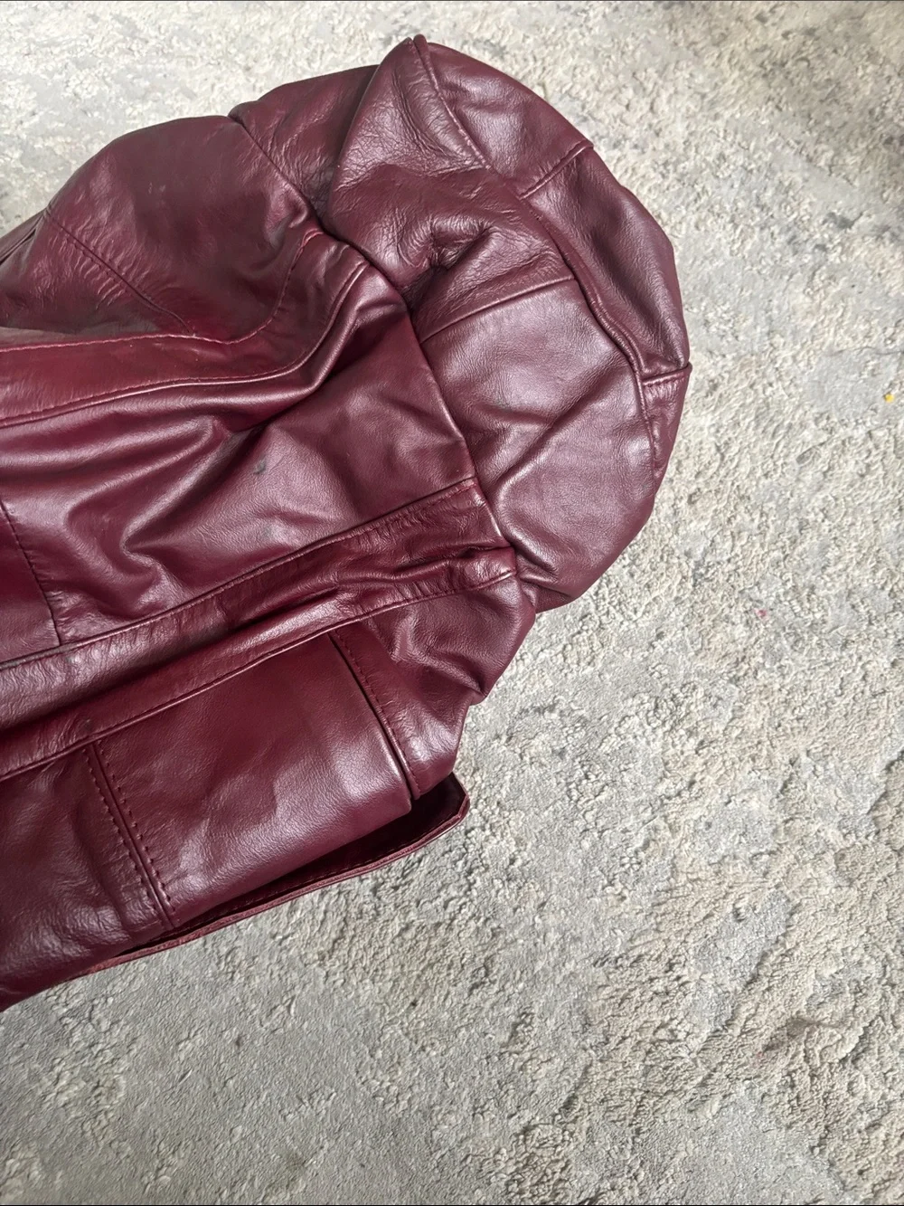 Vintage Men's Leather Duffel Bag in Burgundy - Classic Travel Weekender